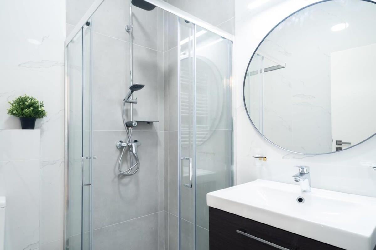 Large Apartment At Perfect Central Location Budapeşte Dış mekan fotoğraf